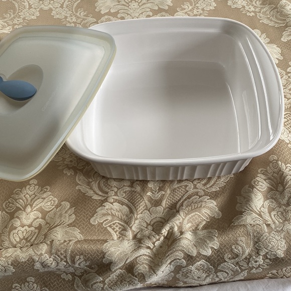 Corningware dish - Picture 4 of 7